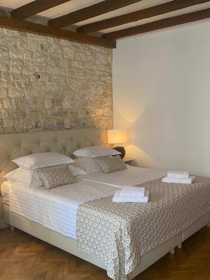 Palace Wall Residences Σπλιτ Εξωτερικό φωτογραφία